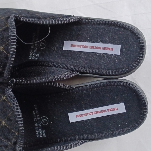 Tender Tootsies Black Velour Scuff Slipper NEW- Sz. 7 - Picture 3 of 10